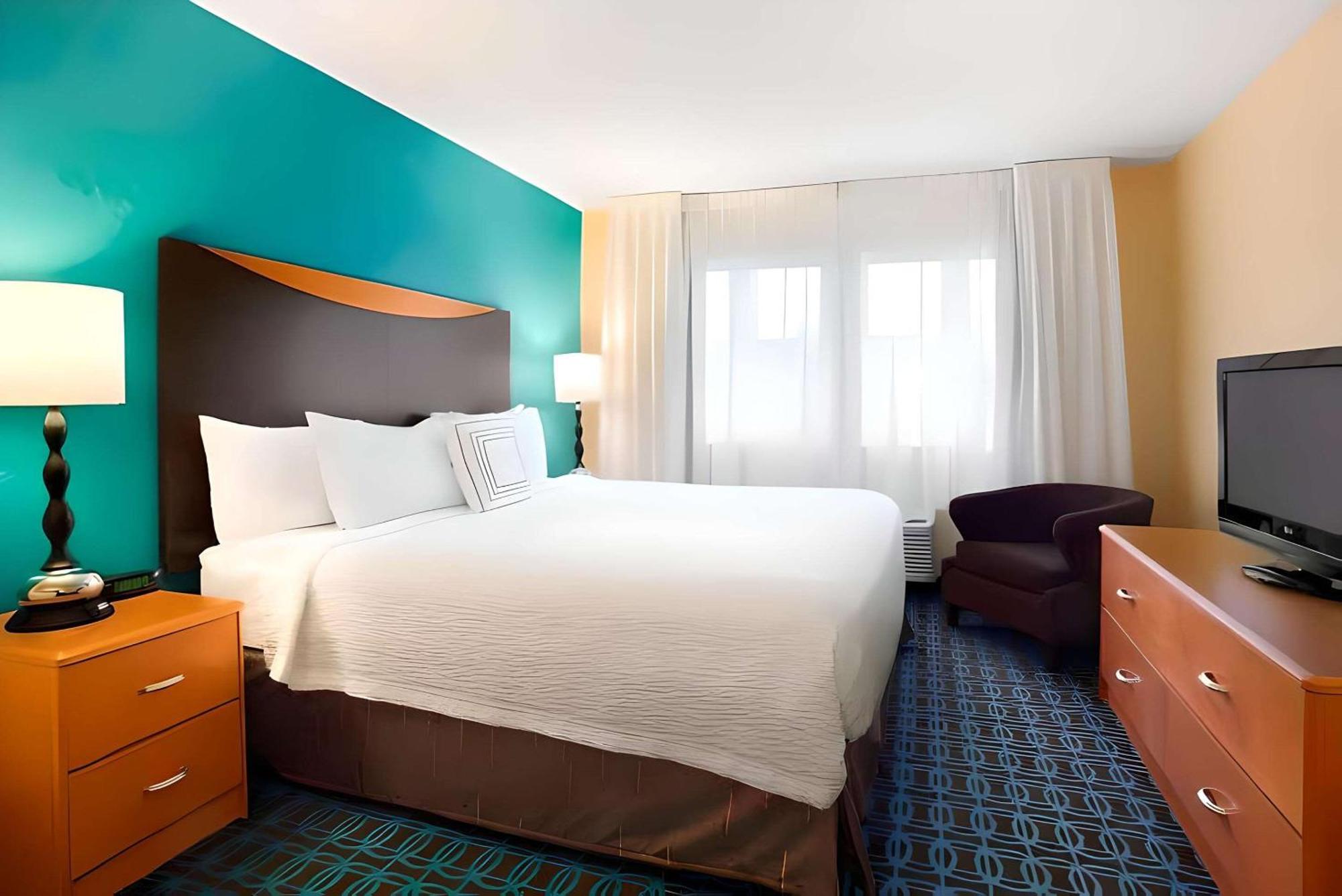 Dubuque Inn & Suites Екстериор снимка