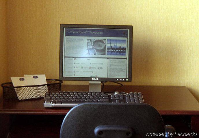 Dubuque Inn & Suites Екстериор снимка