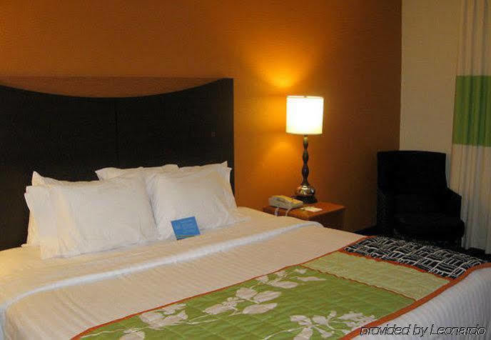 Dubuque Inn & Suites Екстериор снимка
